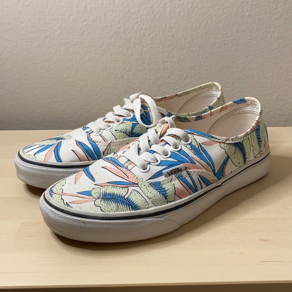 Women’s size 8 Vans